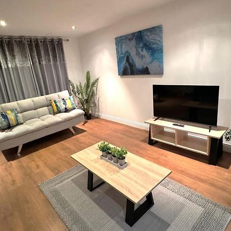 3Br House Ossett-Wakefield, Free Parking 3 Cars Wi Fi Long Stays Exterior foto
