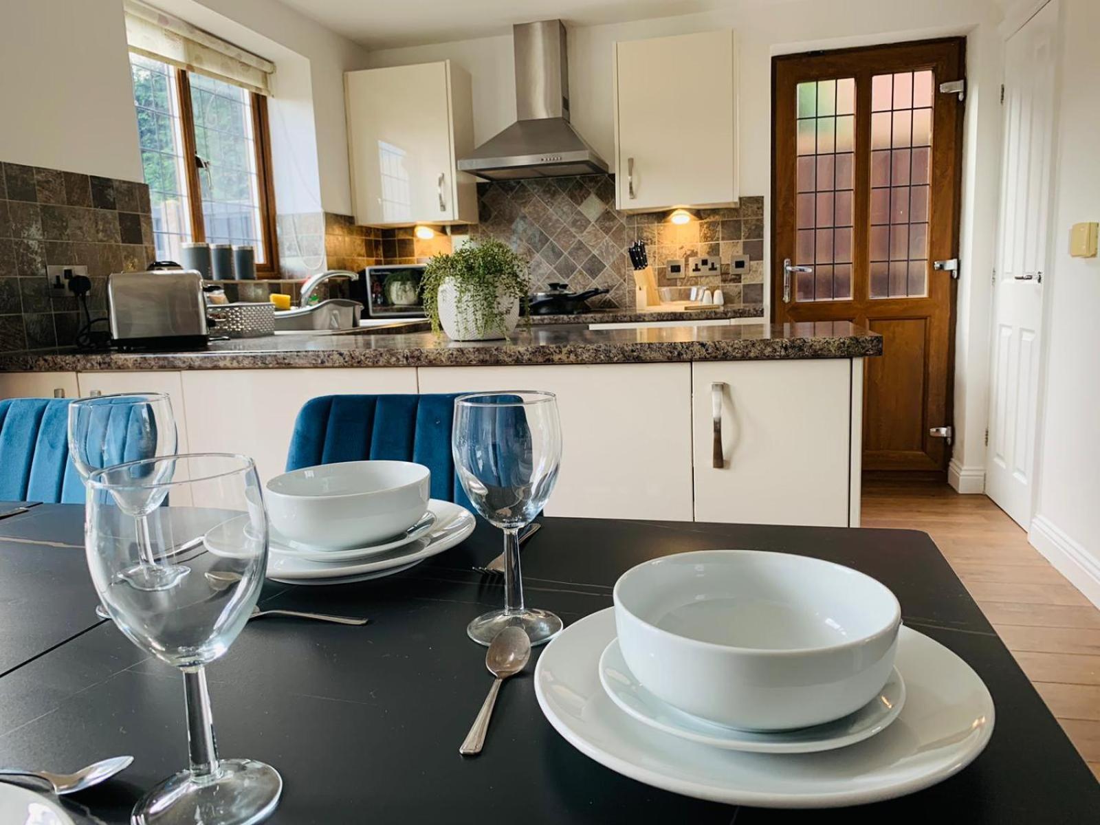 3Br House Ossett-Wakefield, Free Parking 3 Cars Wi Fi Long Stays Exterior foto
